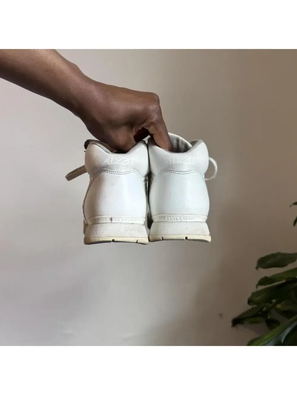 Vintage 90s Avia Cantilever High-Tops Retro White Leather‎ Sneakers size 7